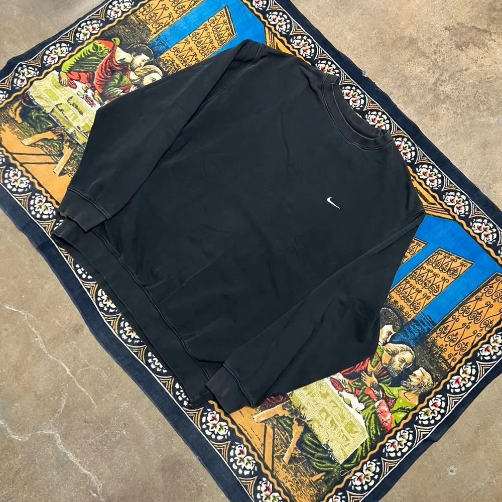 Vintage black Nike crewneck sweatshirt Size XL Baggy oversized fit silver tag